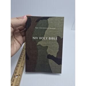 NIV Holy Bible by Zondervan (2022, Paperback) Camo Pocket Boys Small New